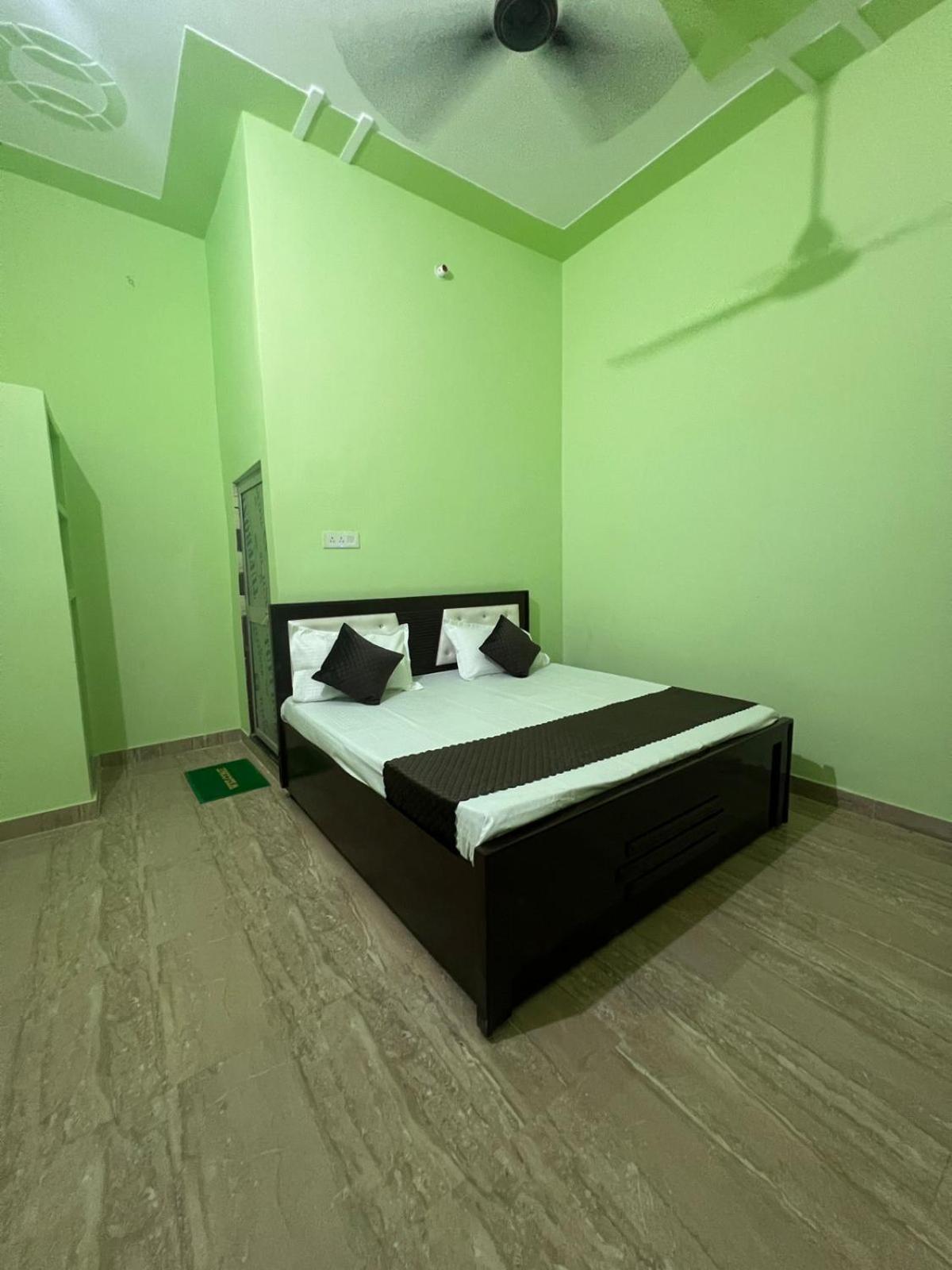 Hotel Vijay Palace Ayodhya Exterior photo