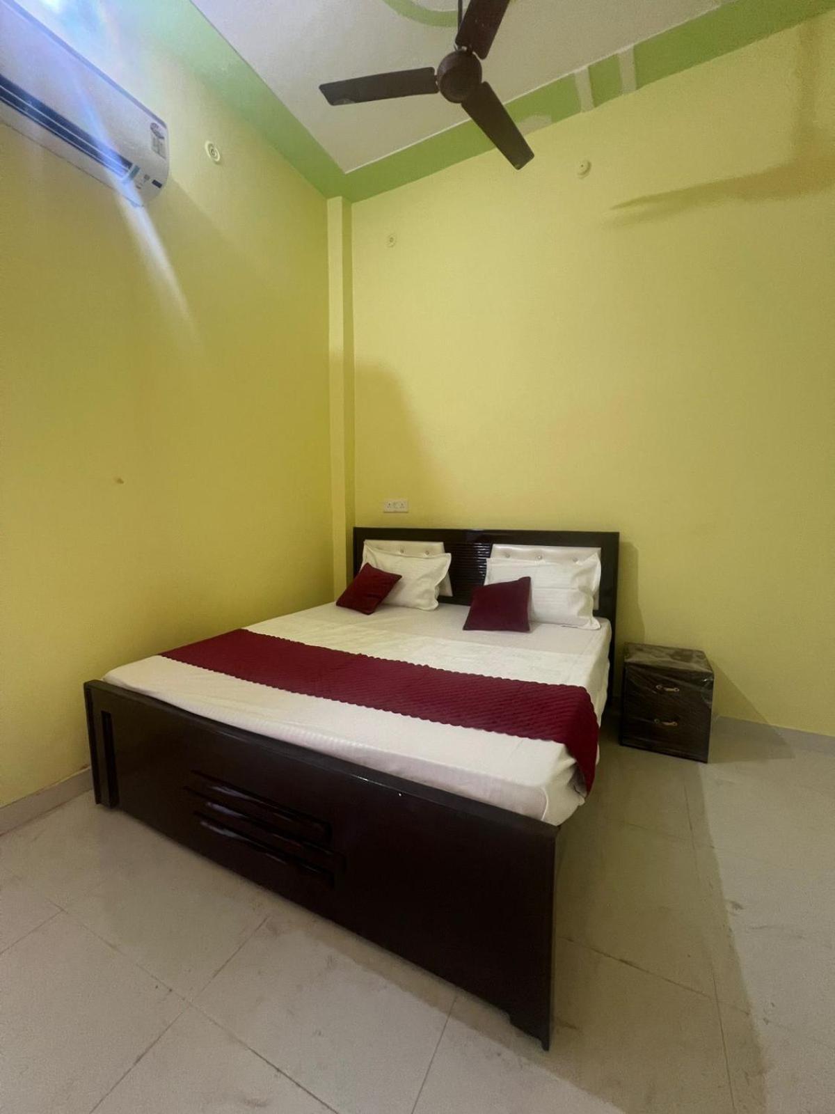 Hotel Vijay Palace Ayodhya Exterior photo