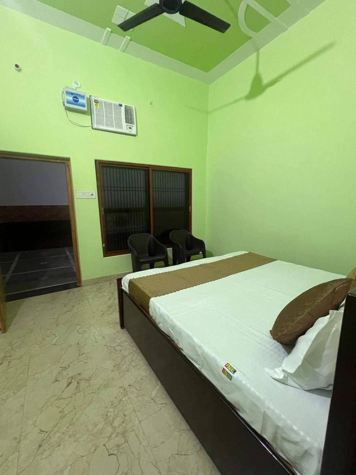 Hotel Vijay Palace Ayodhya Exterior photo